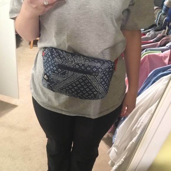 The North Face FANORAK Windbreaker / Fanny Pack - Picture 2 of 8